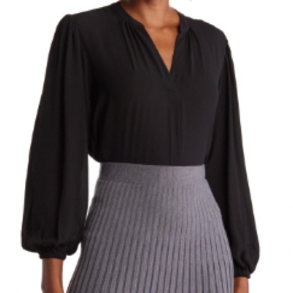 Black Blouse with Long Elastic Wrist Sleeves - Picture 1 of 2